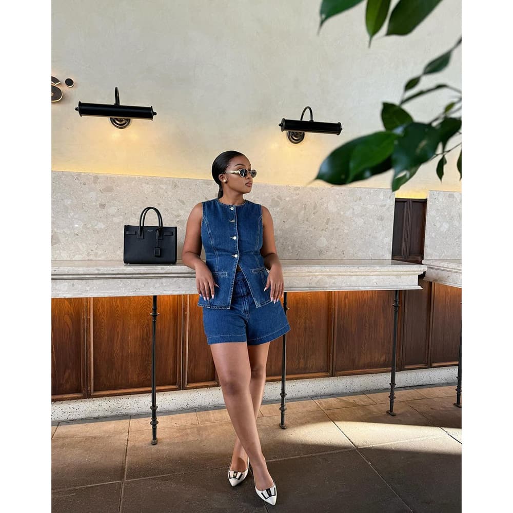 Conjunto de top sem mangas e shorts para mulheres 5