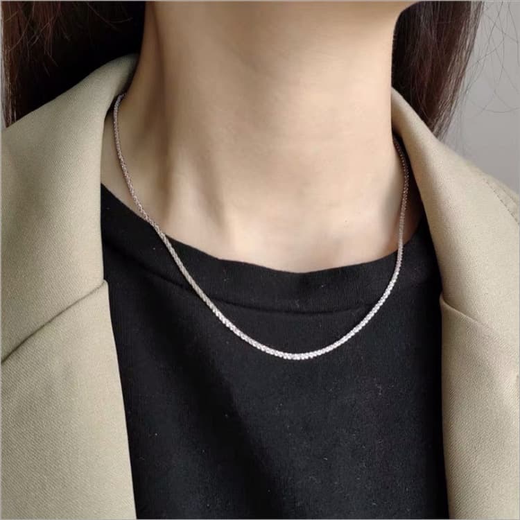 Colar feminino em prata de lei 990 com pingente de estrela. 3