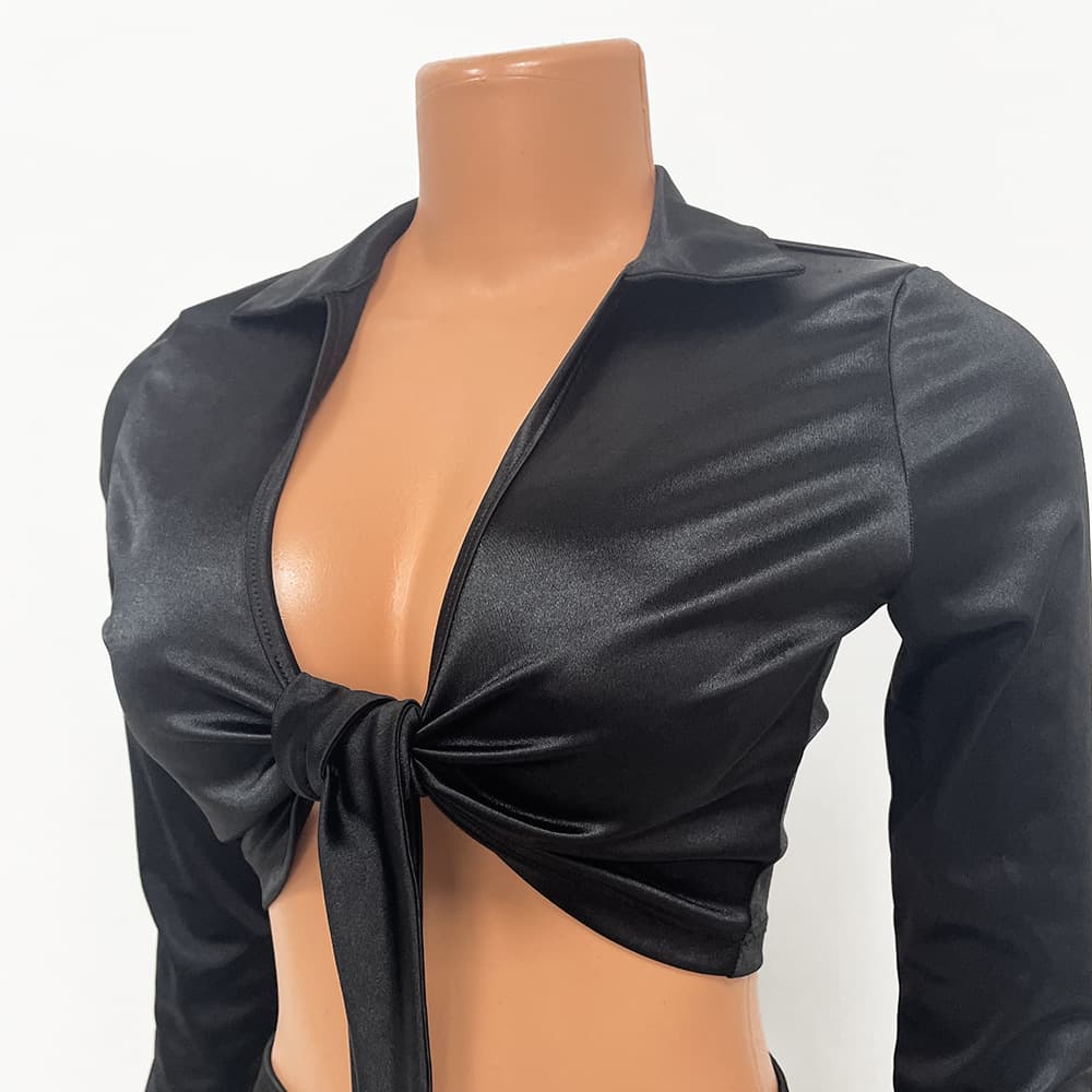 Conjunto de duas peças feminino com saia. 10