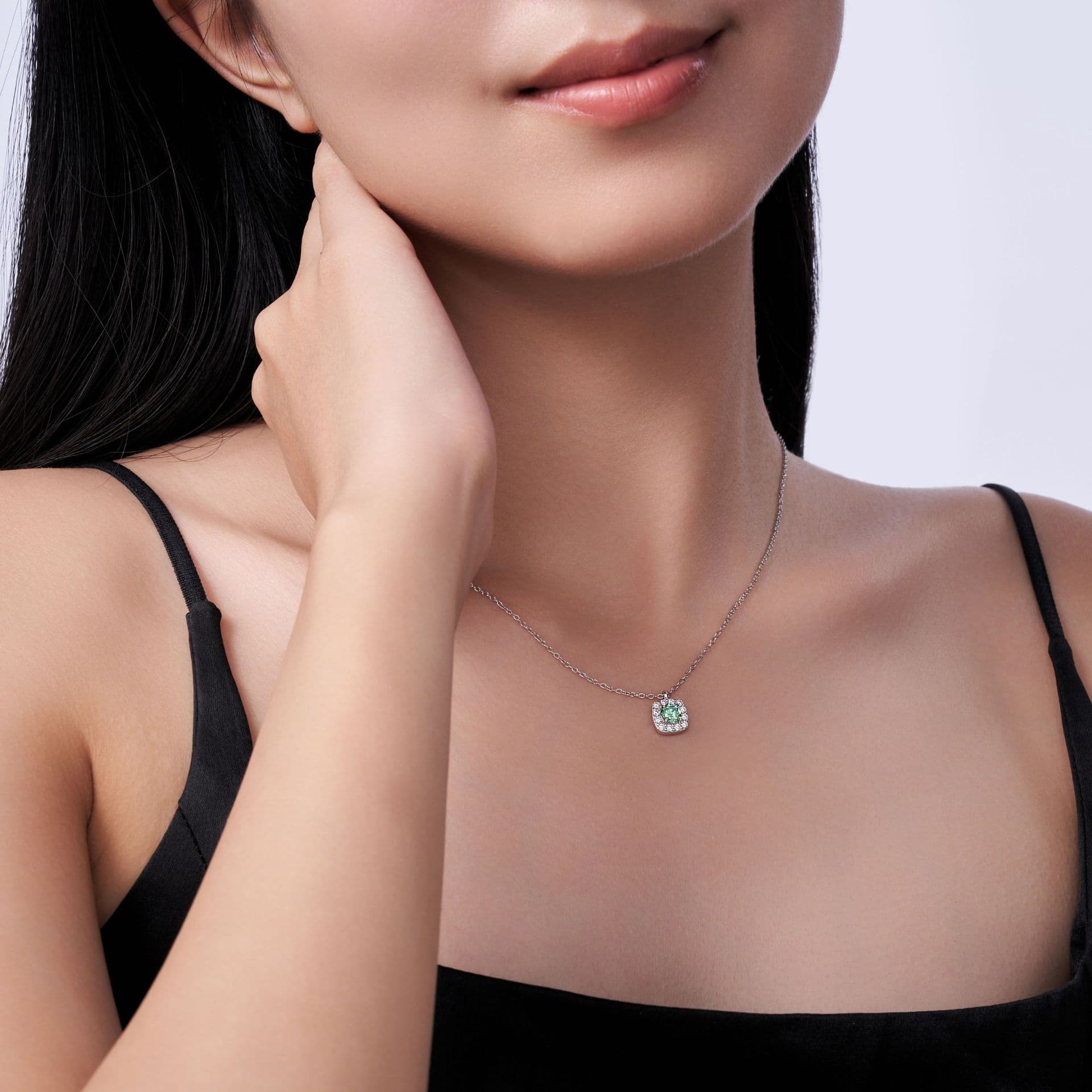 Colar de clavícula com mozanita para mulheres